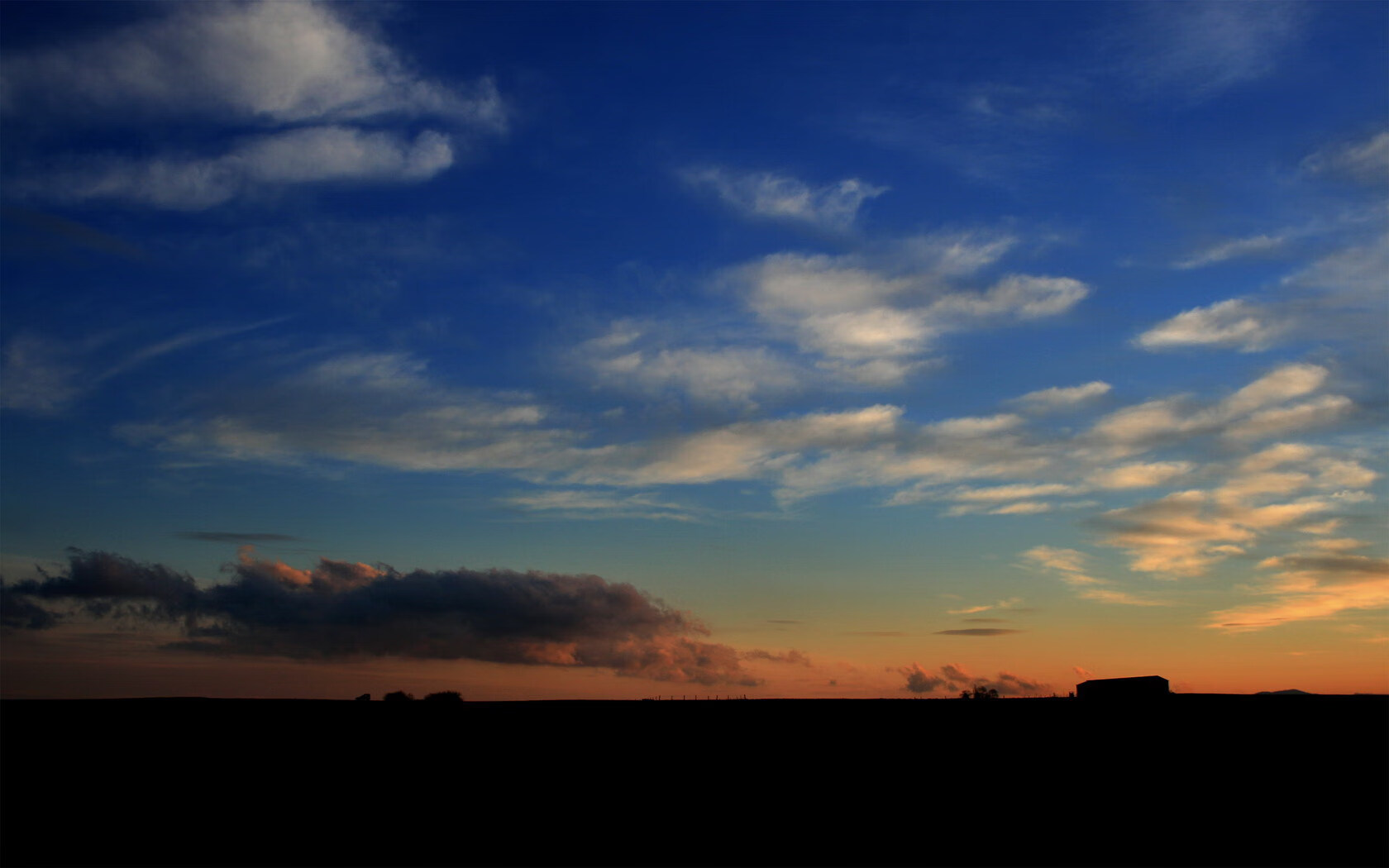 爱游戏-山东泰山主场气氛火爆，球迷热情高涨，山东泰山球队官宣视频
