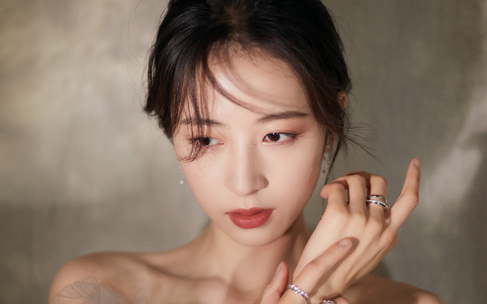 AYX GAME-逐梦之路：新星的成长故事感人至深，逐梦之星发型