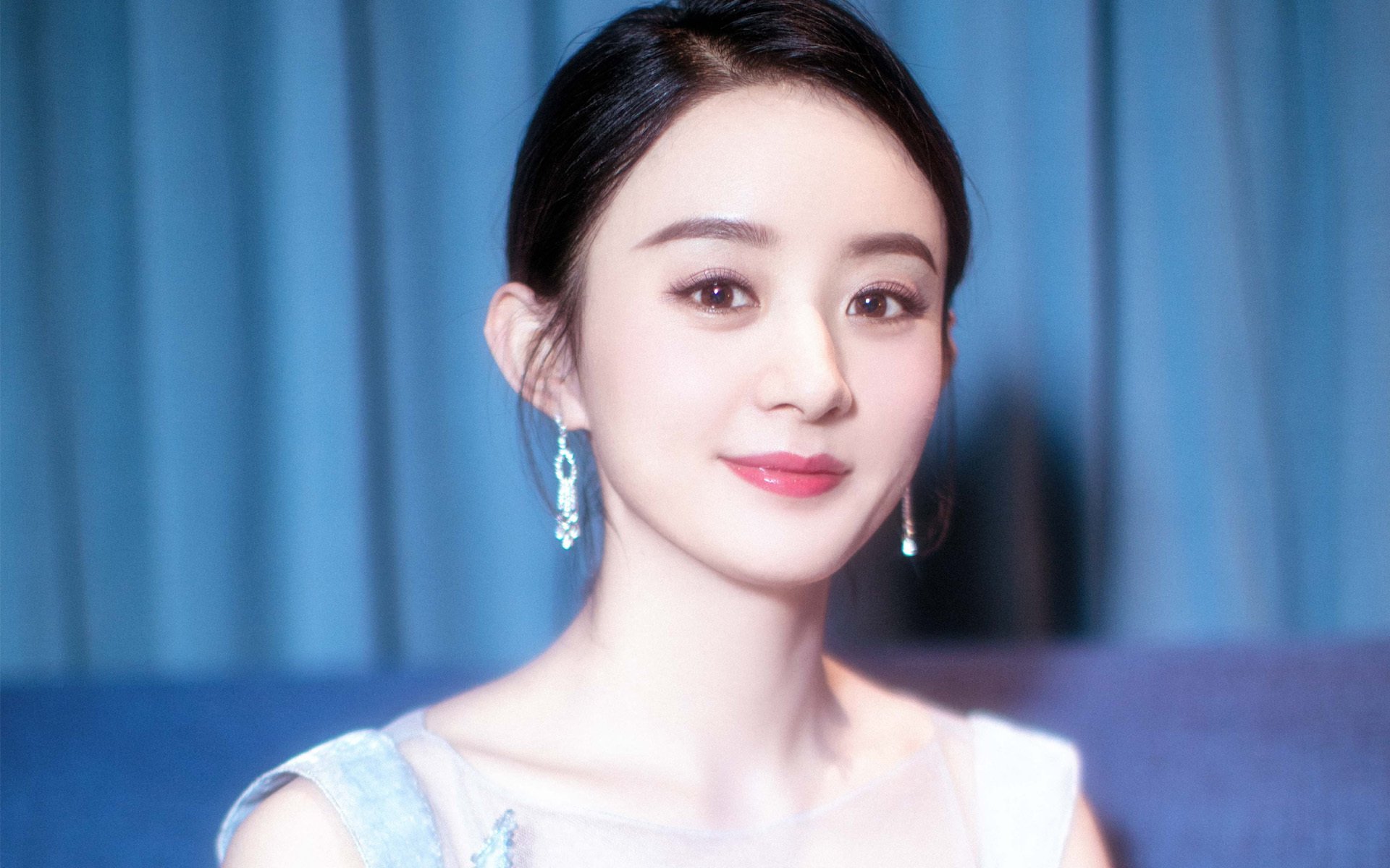 AYX GAME-逐梦之路:新星的成长故事感人至深,逐梦之星发型