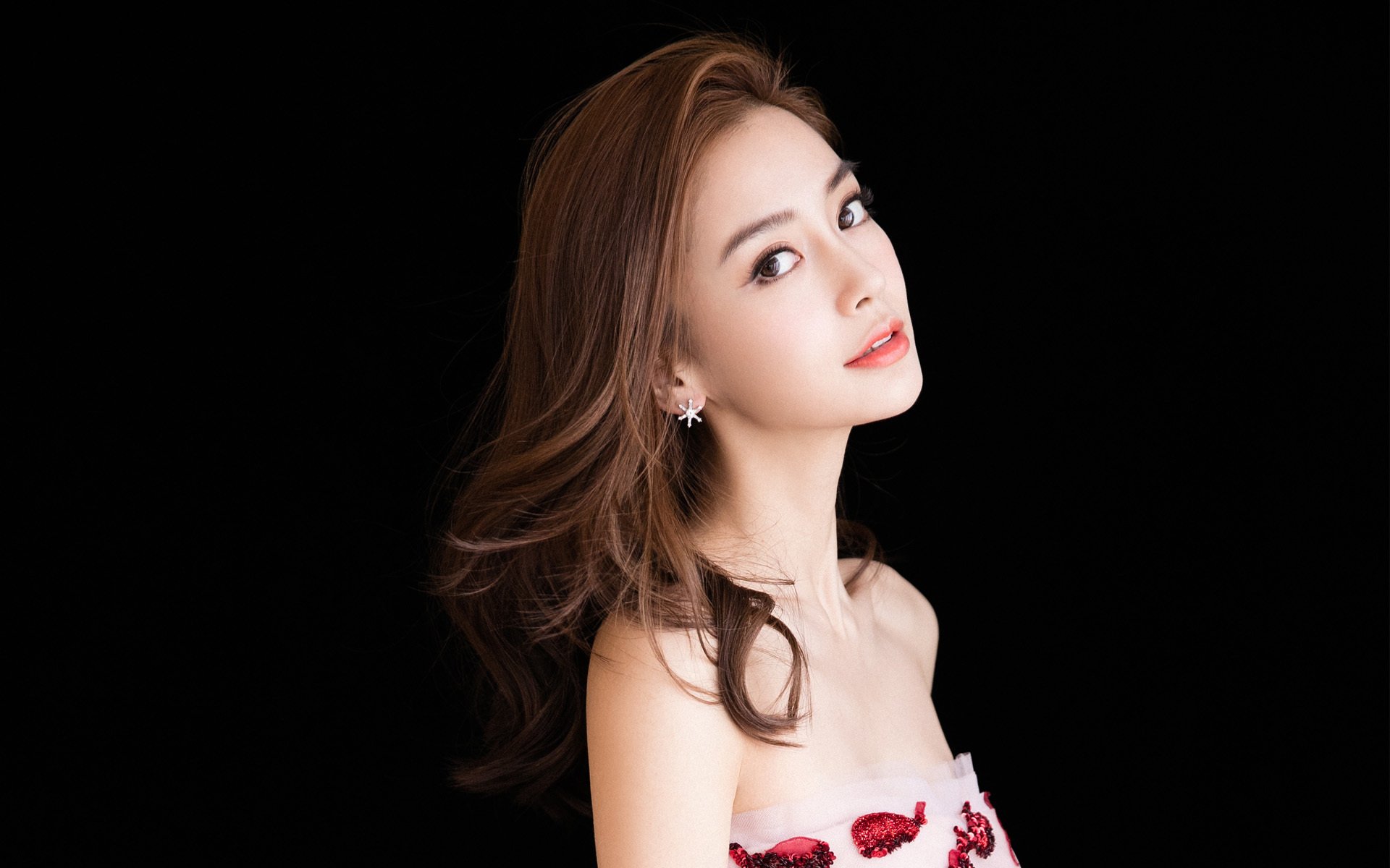 爱游戏电竞官网-中国篮球教练员团队合作能力培养及影响因素分析,篮球教练组成员